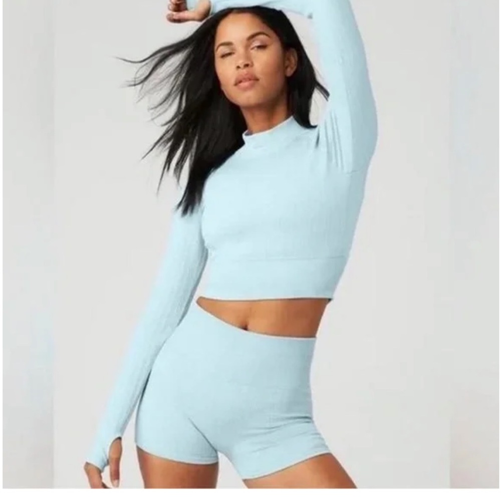 Alo Yoga Cable Seamless Cable Knit long sleeve crop Top Blue Chalk Size Small